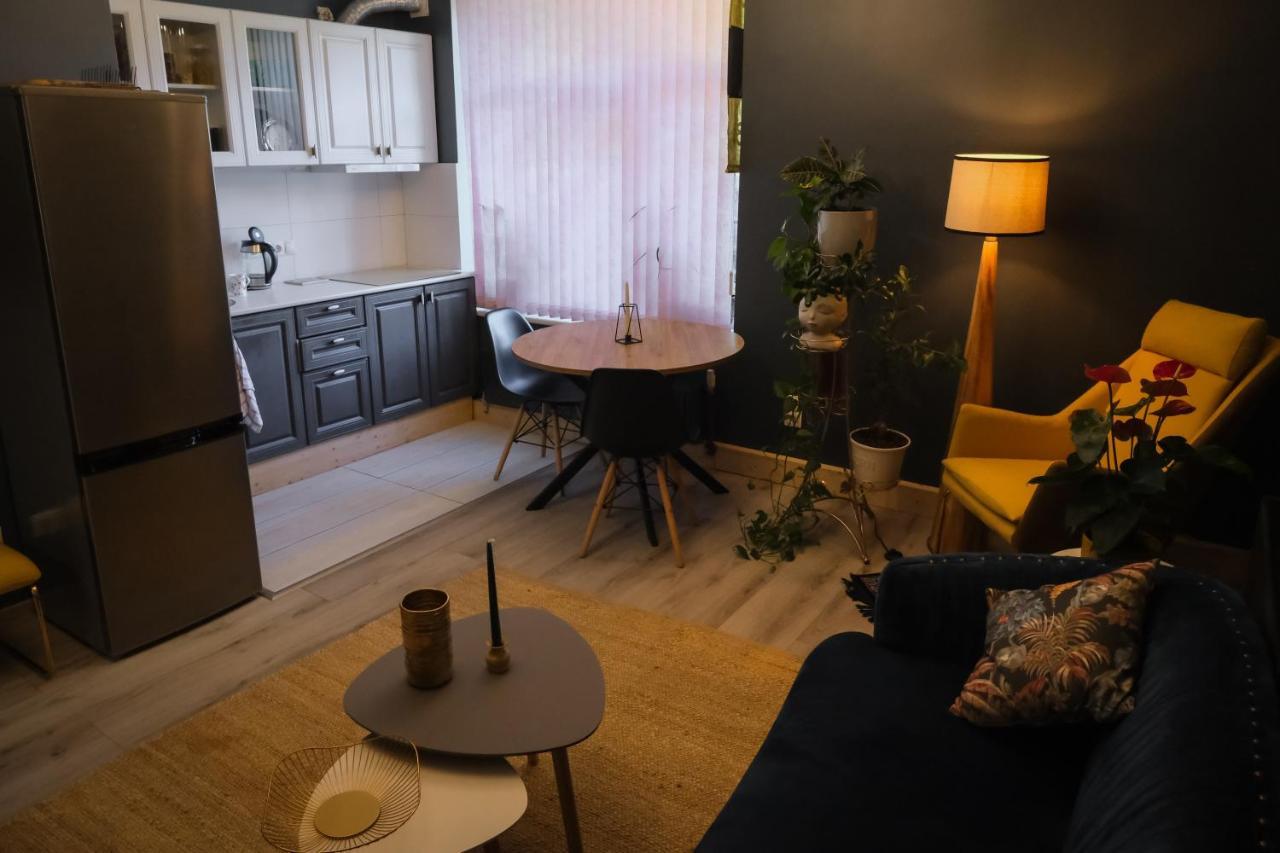 Silti, Atjaunoti Dzivokli Tuvu Centram - 1St Floor Apartment Riga Bagian luar foto